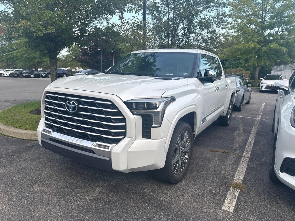 Used 2023 Toyota Tundra Capstone AWD/4WD image 2