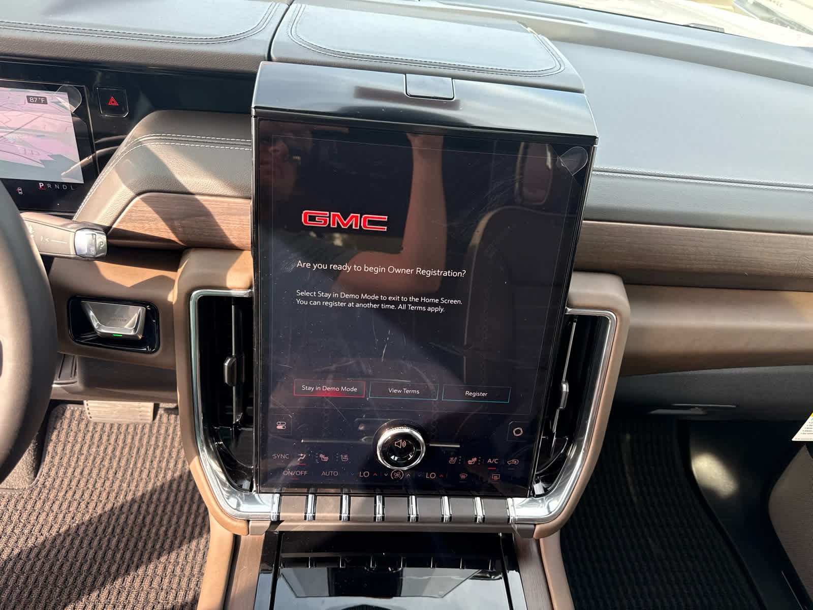 New 2026 GMC Yukon XL Denali Ultimate AWD/4WD image 18