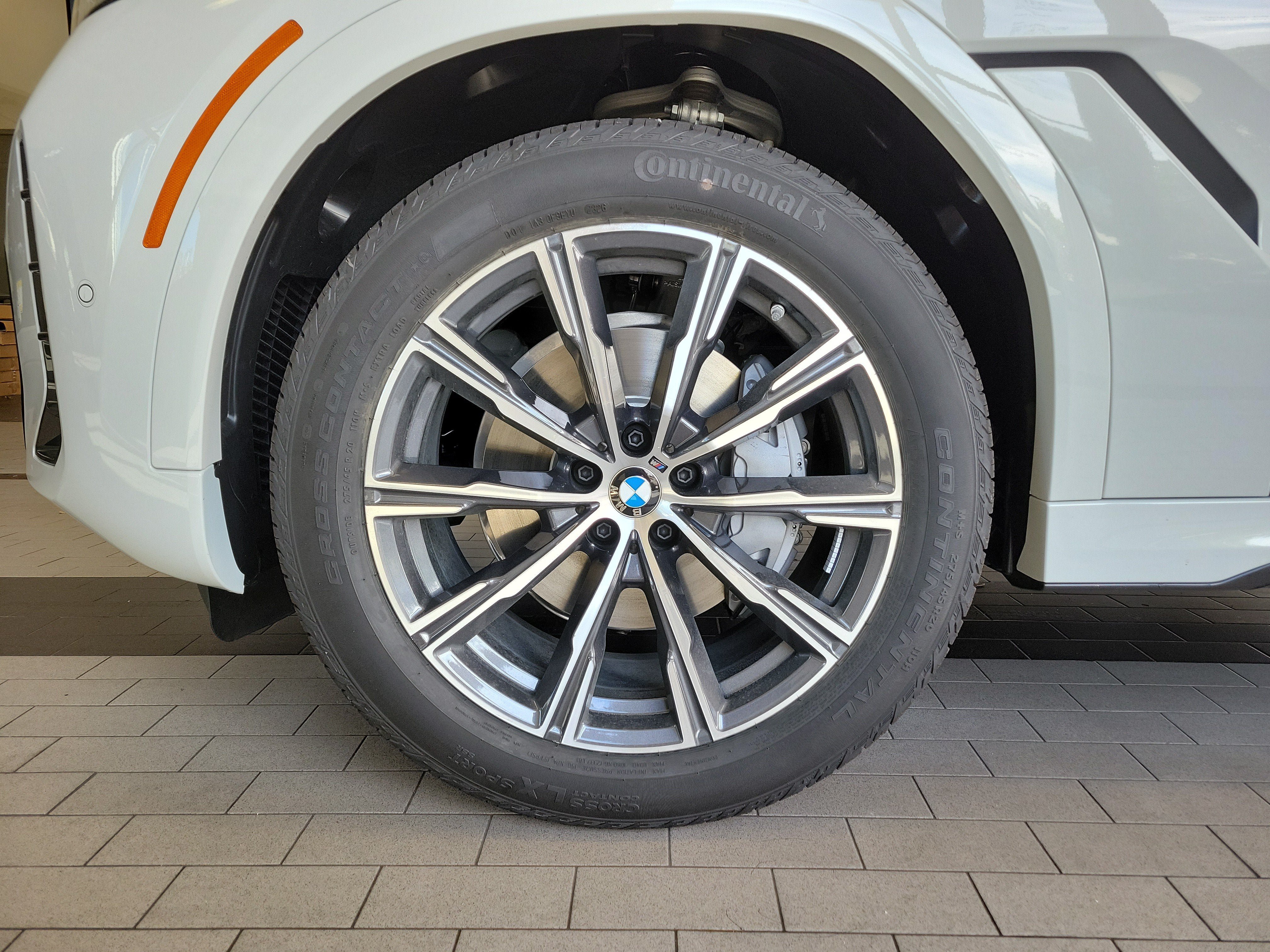 New 2027 BMW X6 xDrive40i w/ Premium Package AWD/4WD image 11