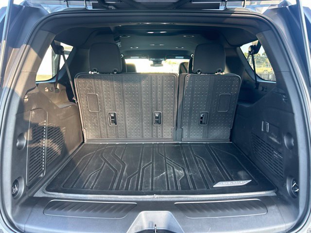 Used 2026 Chevrolet Suburban LS RWD image 19