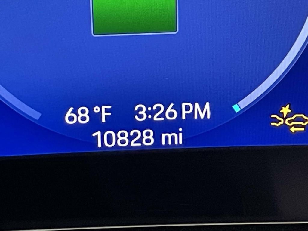 Certified 2025 Porsche Macan 4 Electric image 46