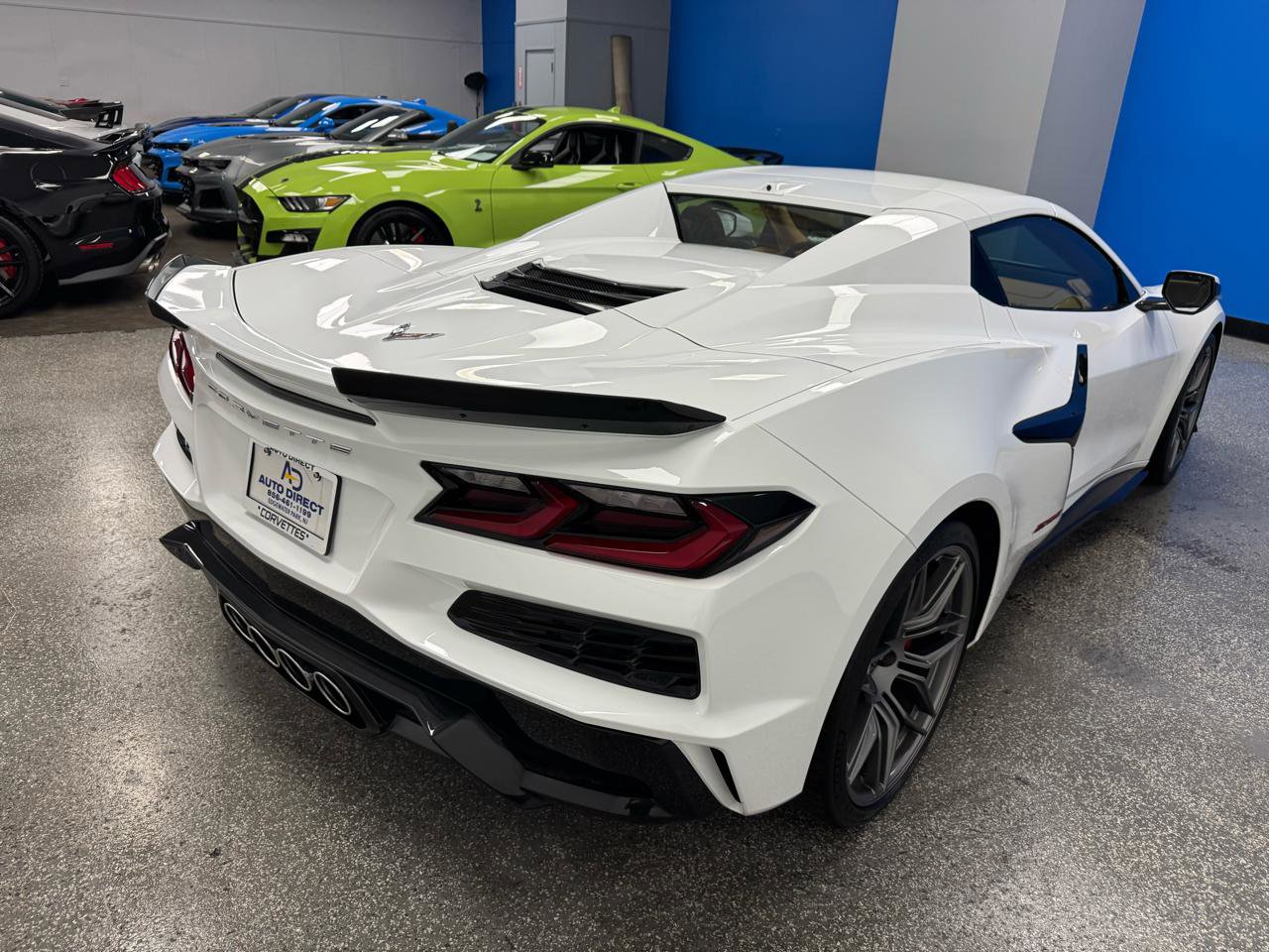Used 2023 Chevrolet Corvette Z06 w/ Chrome Exterior Badge Package RWD image 32