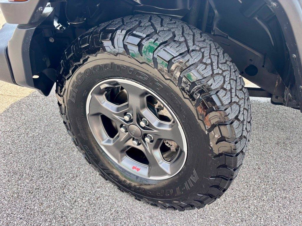 Used 2020 Jeep Gladiator Sport w/ Quick Order Package 24S AWD/4WD image 4