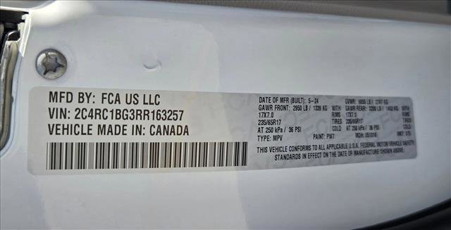 Used 2024 Chrysler Pacifica Touring-L FWD image 23