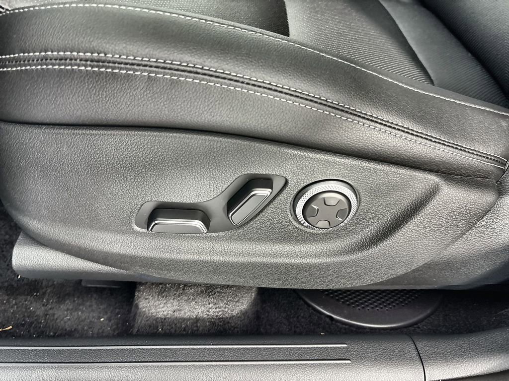 New 2026 Genesis GV70 2.5T AWD/4WD image 14