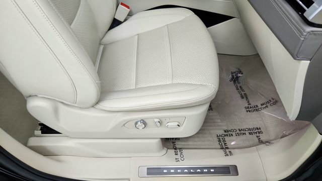 Used 2025 Cadillac Escalade Sport Platinum w/ LPO, Floor Liner Package image 23