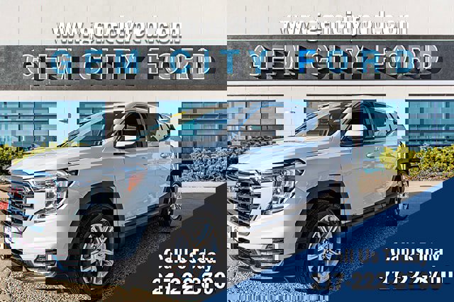 Used 2024 GMC Terrain SLE image 1