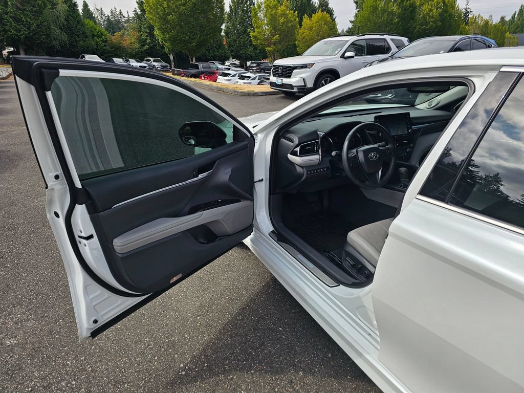 Used 2024 Toyota Camry XSE w/ Navigation Package FWD image 21