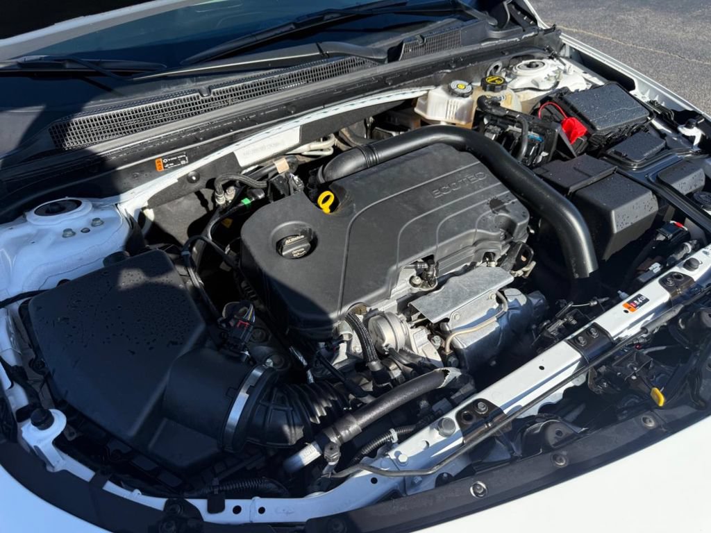 Used 2025 Chevrolet Malibu LT FWD image 25