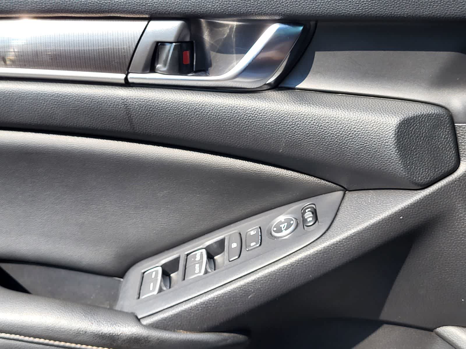 Used 2019 Honda Accord Sport image 13