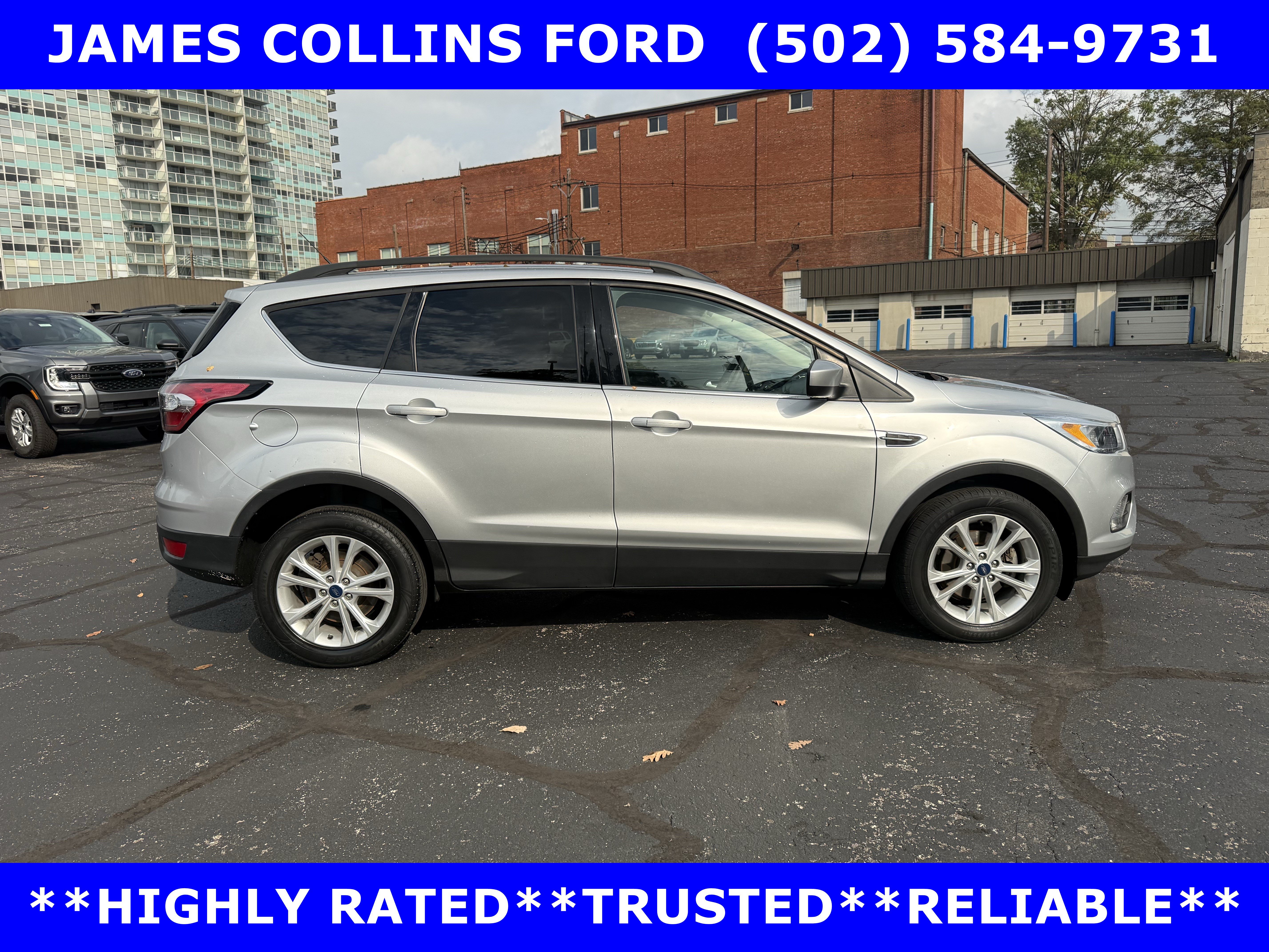 Used 2018 Ford Escape SE FWD image 2