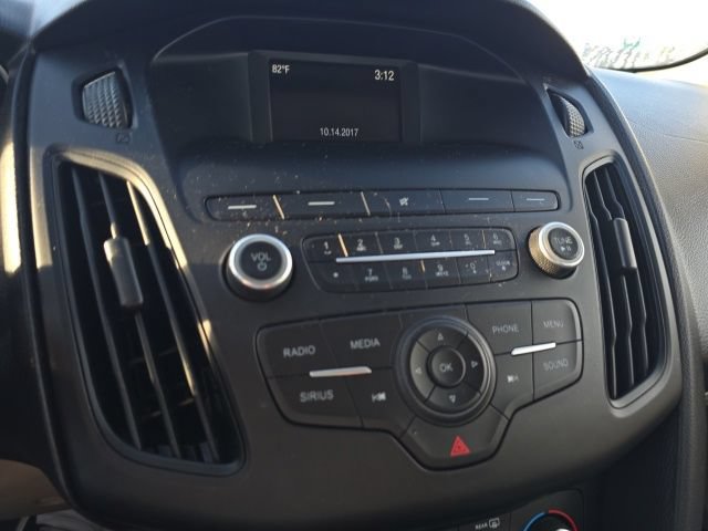 Used 2018 Ford Focus SE FWD image 12