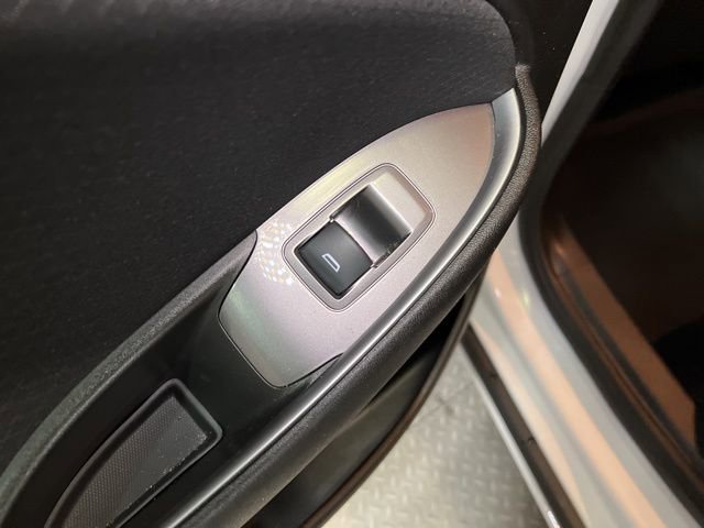 Used 2024 Chevrolet Malibu LT image 50