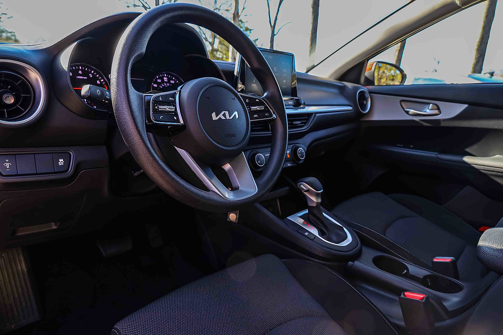 Certified 2024 Kia Forte LXS image 7