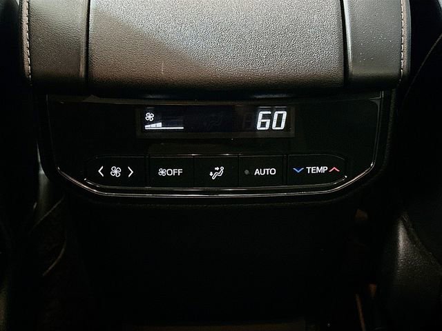 Used 2024 Toyota Highlander XLE AWD/4WD image 25