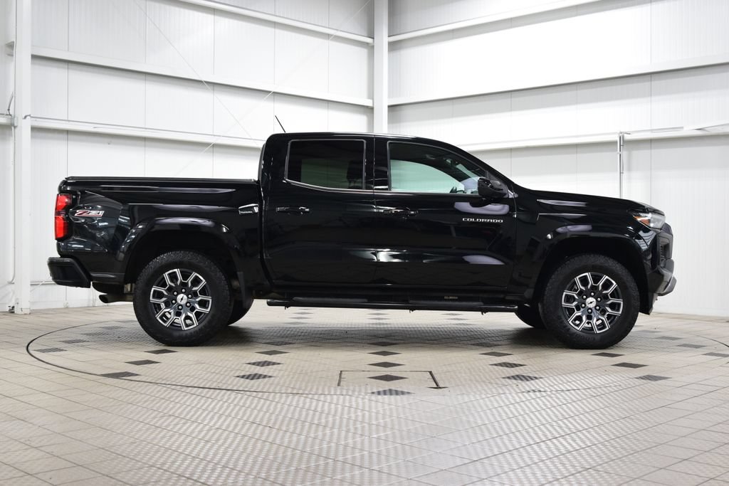 Used 2024 Chevrolet Colorado Z71 w/ Z71 Convenience Package 2 AWD/4WD image 9