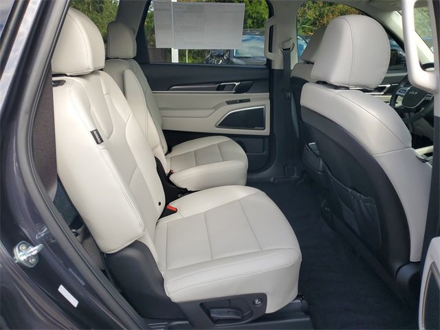 New 2025 Kia Telluride S image 12