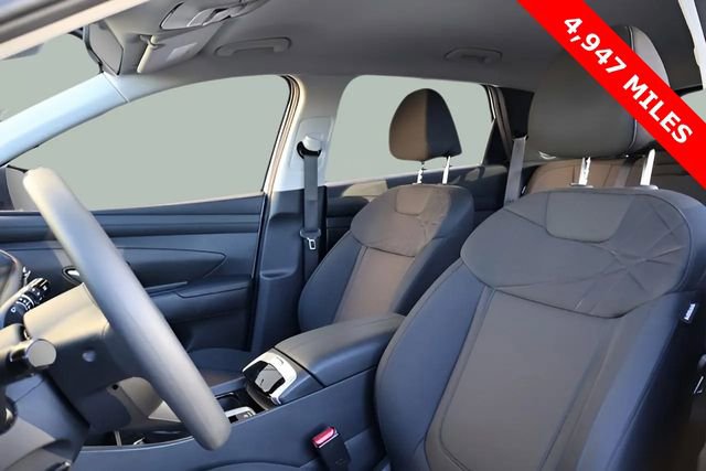 Used 2025 Hyundai Tucson SE image 12