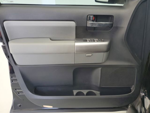 Used 2018 Toyota Sequoia SR5 RWD image 21