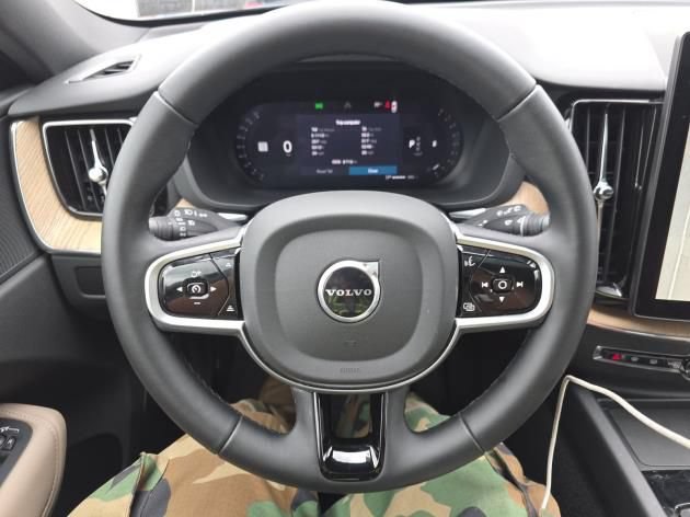 Used 2026 Volvo XC60 B5 Plus AWD/4WD image 11