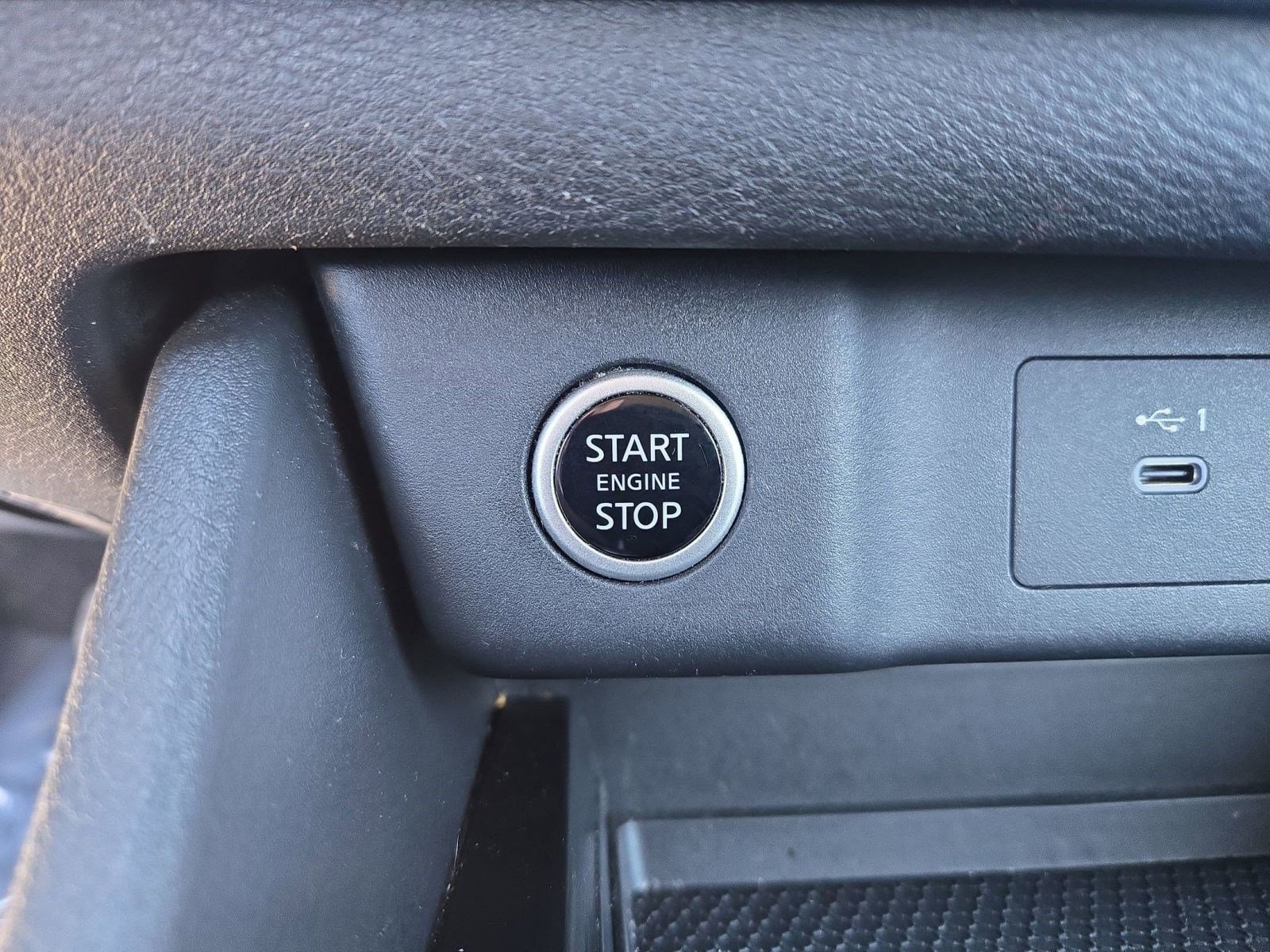 Used 2021 Nissan Rogue SV w/ Premium Package image 26