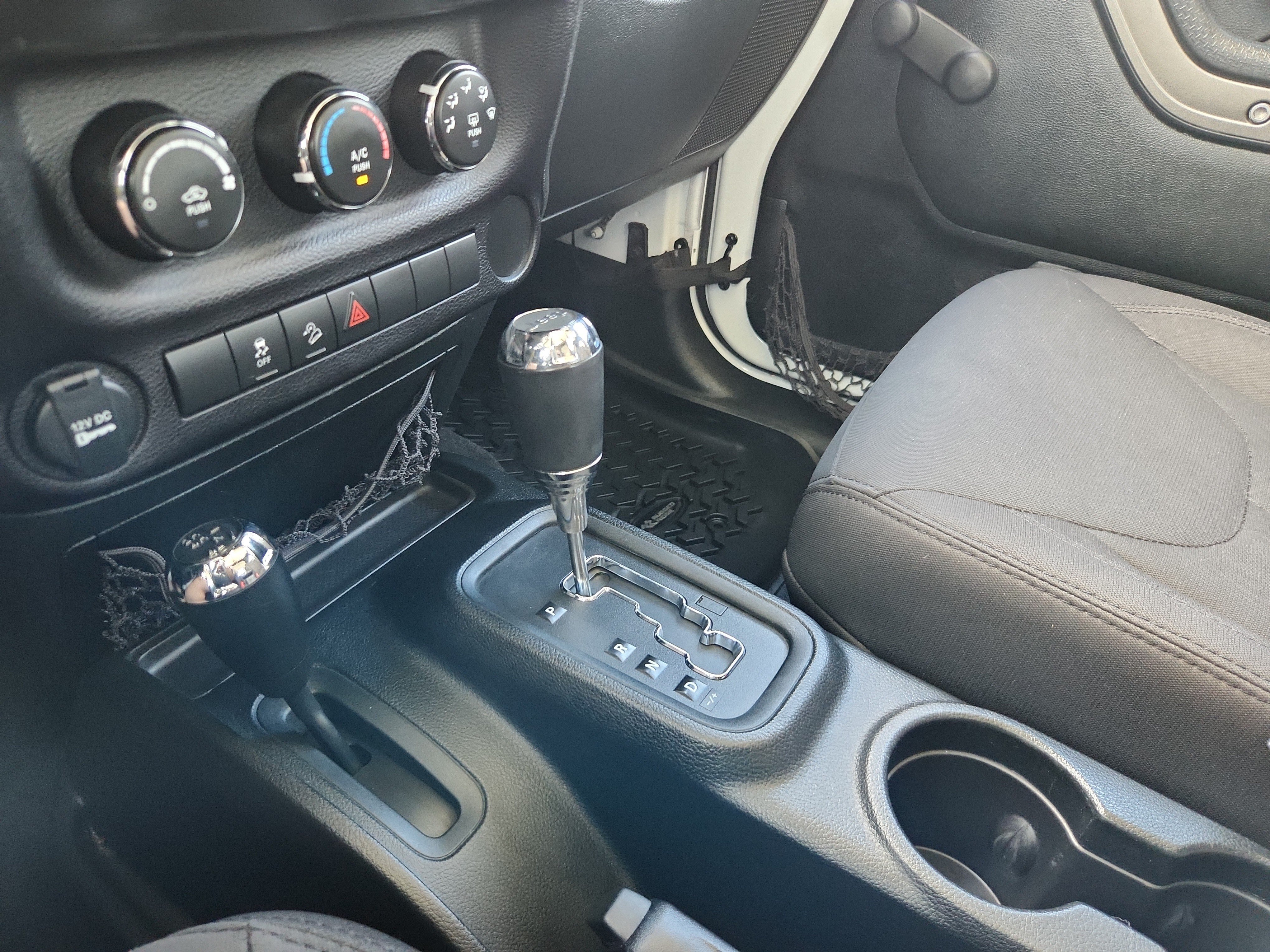 Used 2018 Jeep Wrangler Sport AWD/4WD image 22