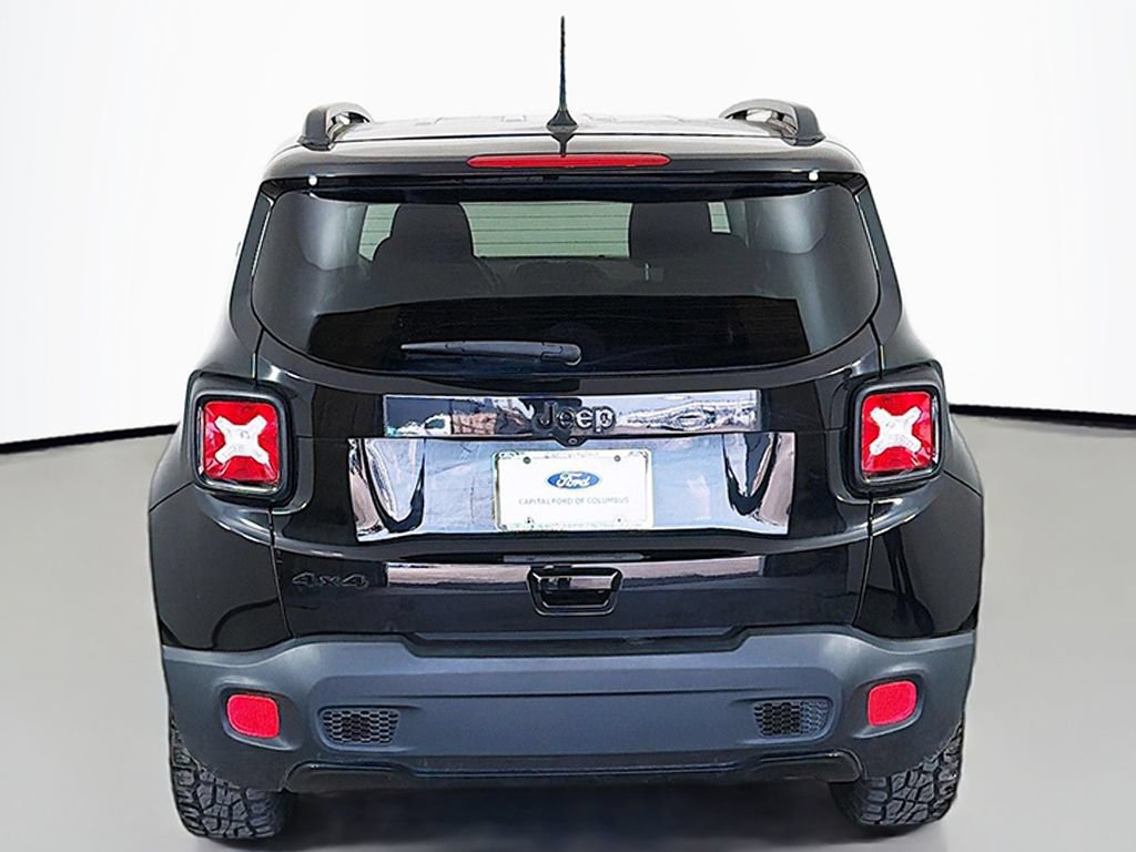 Used 2018 Jeep Renegade Altitude AWD/4WD image 12