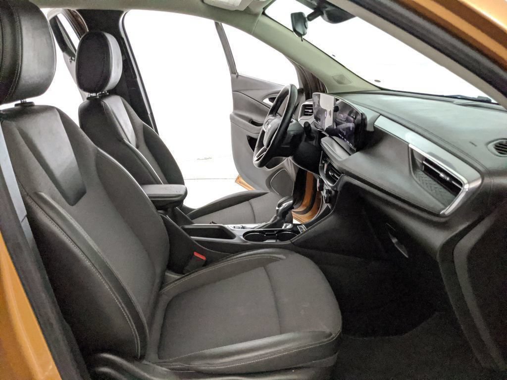 Used 2025 Buick Encore GX Preferred FWD image 21