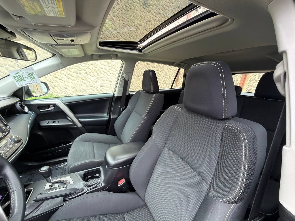 Used 2018 Toyota RAV4 XLE AWD/4WD image 14