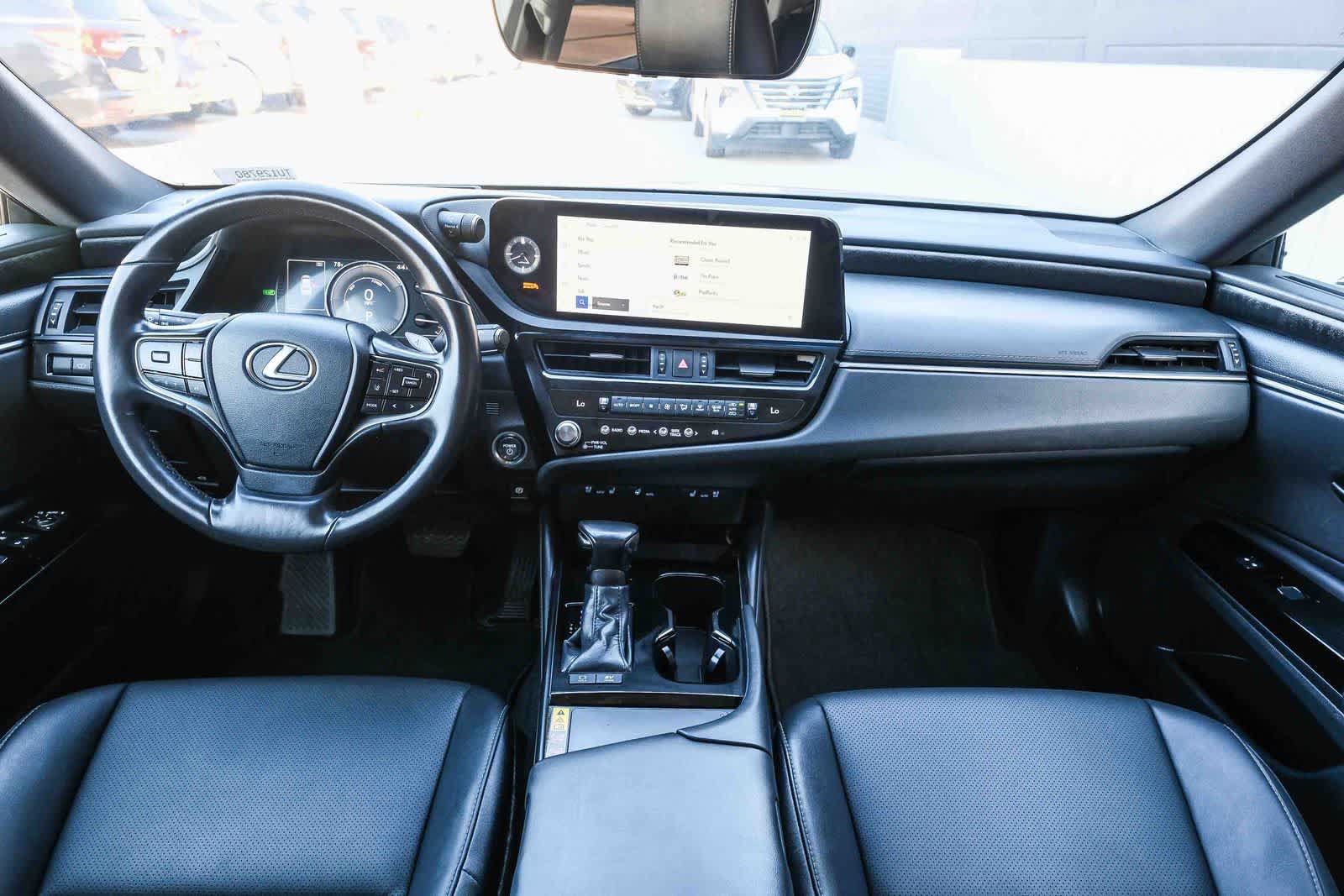 Used 2025 Lexus ES 300h w/ Premium Package FWD image 13