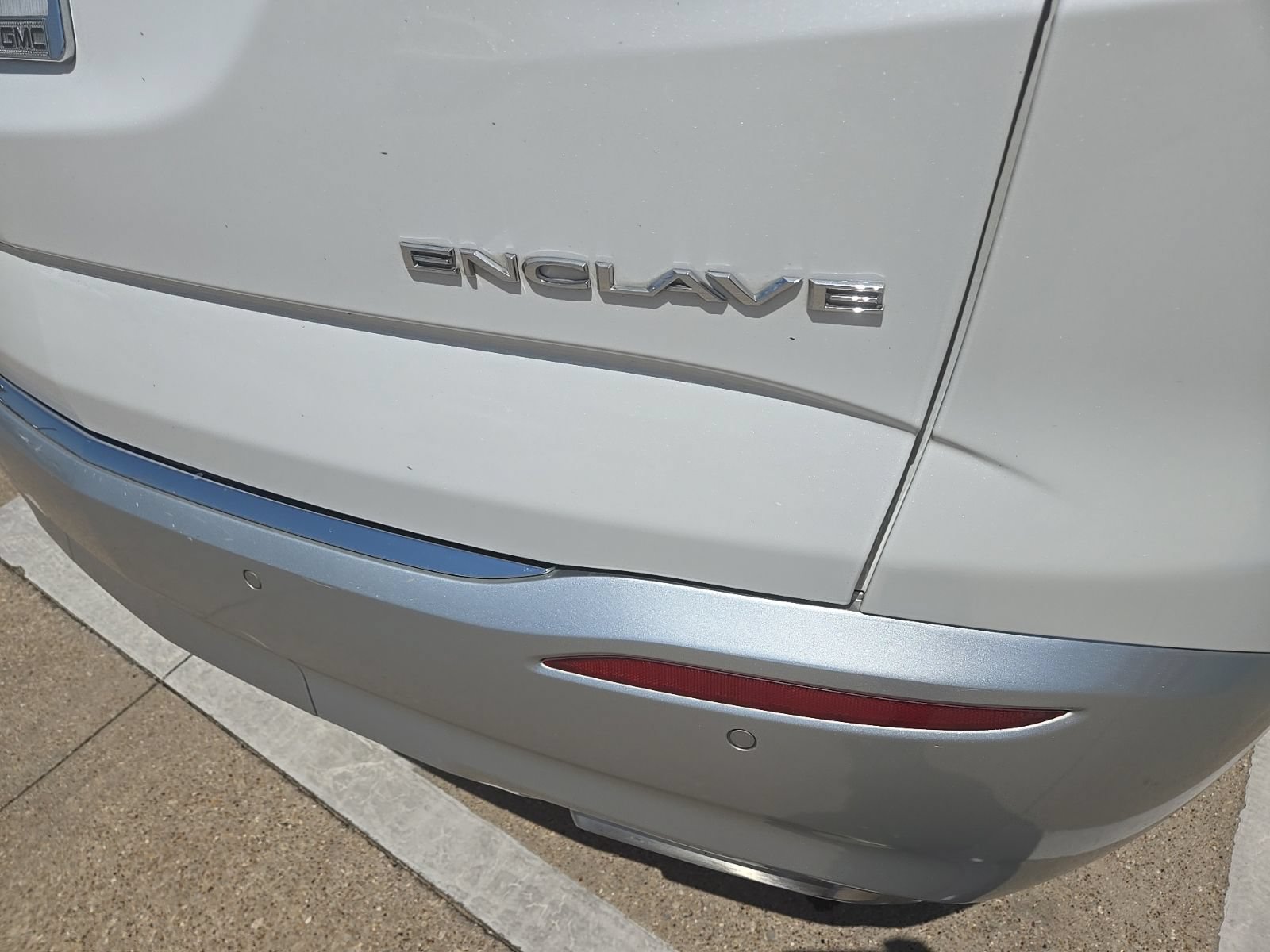 Used 2018 Buick Enclave Premium w/ Experience Buick Package FWD image 6