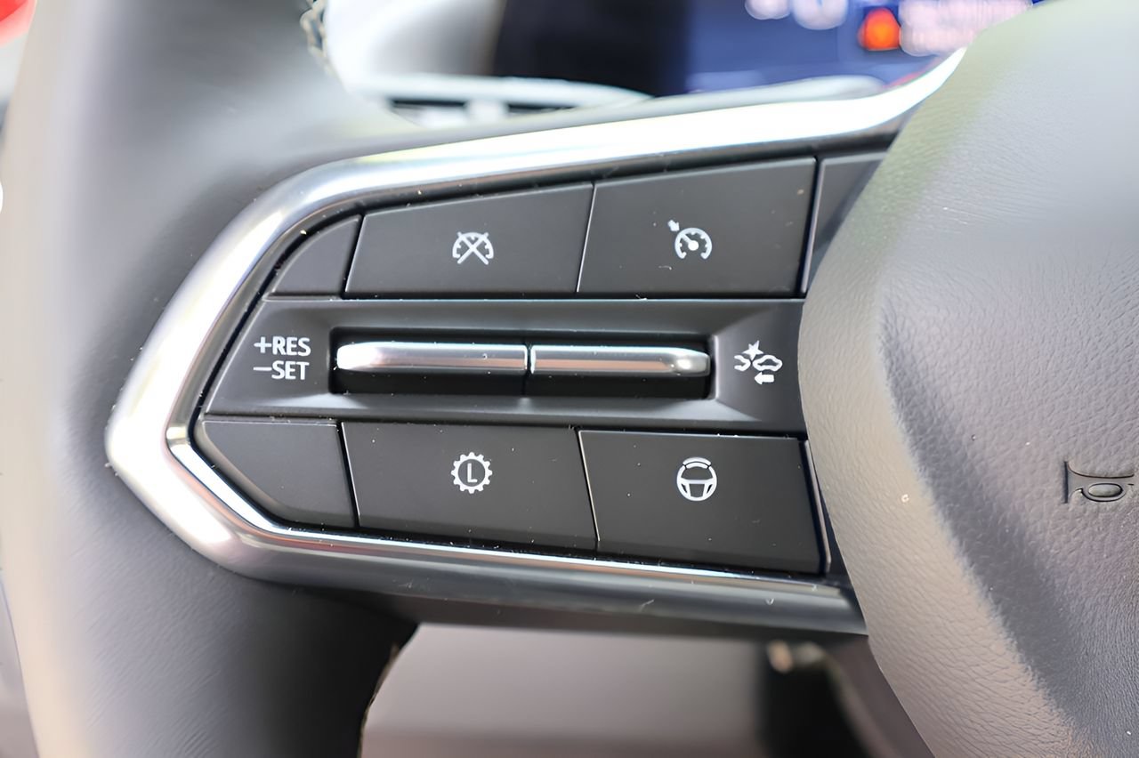Used 2025 Chevrolet Traverse High Country w/ LPO, Floor Liner Package FWD image 23
