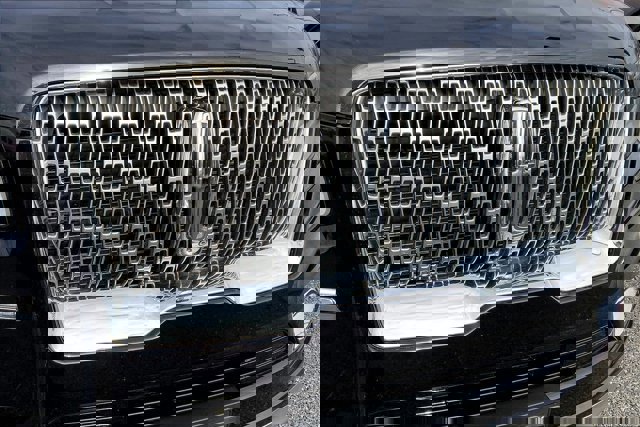 Used 2020 Lincoln Navigator Reserve w/ Luxury Package image 30