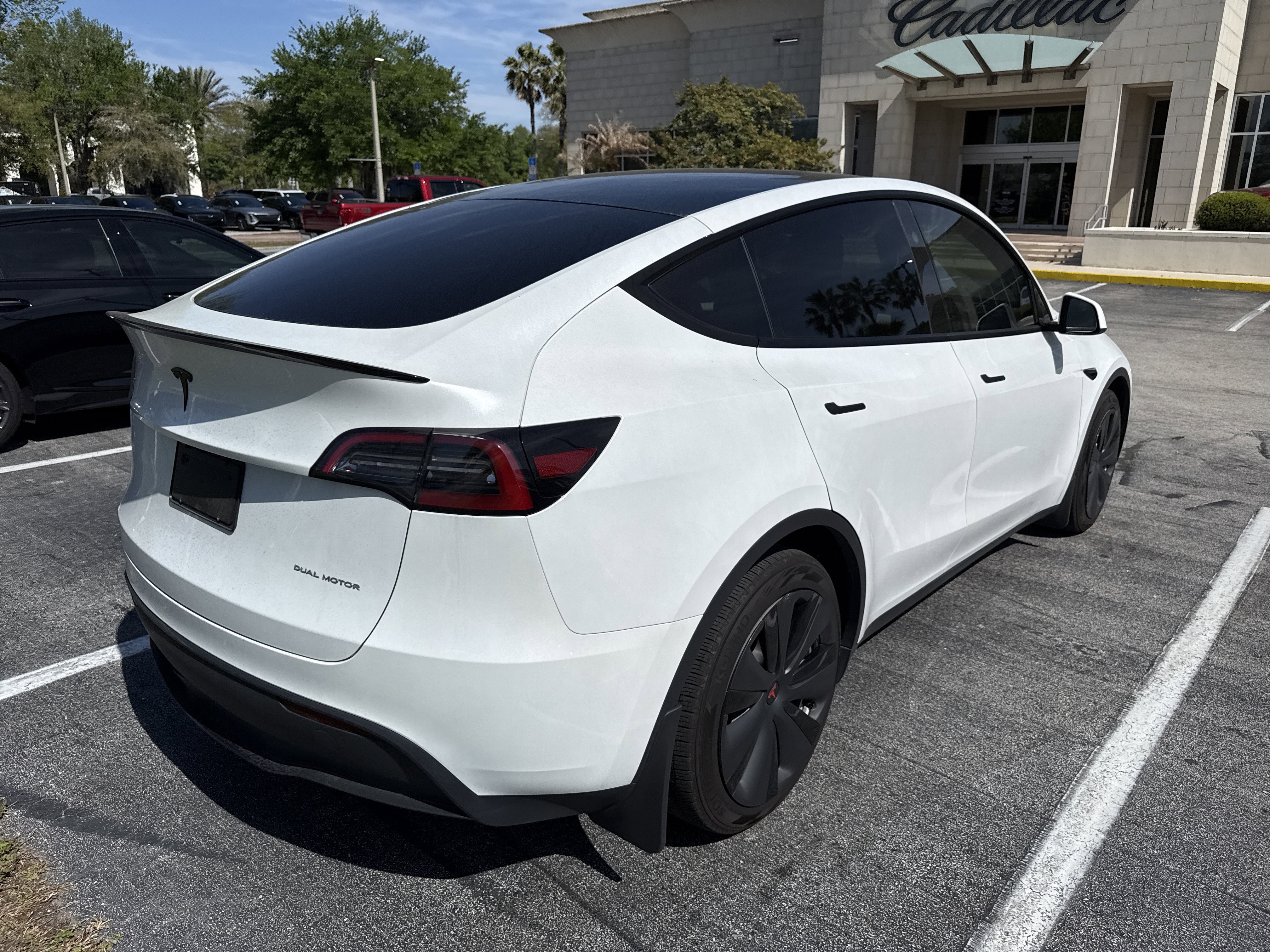 Used 2024 Tesla Model Y Long Range AWD/4WD image 3