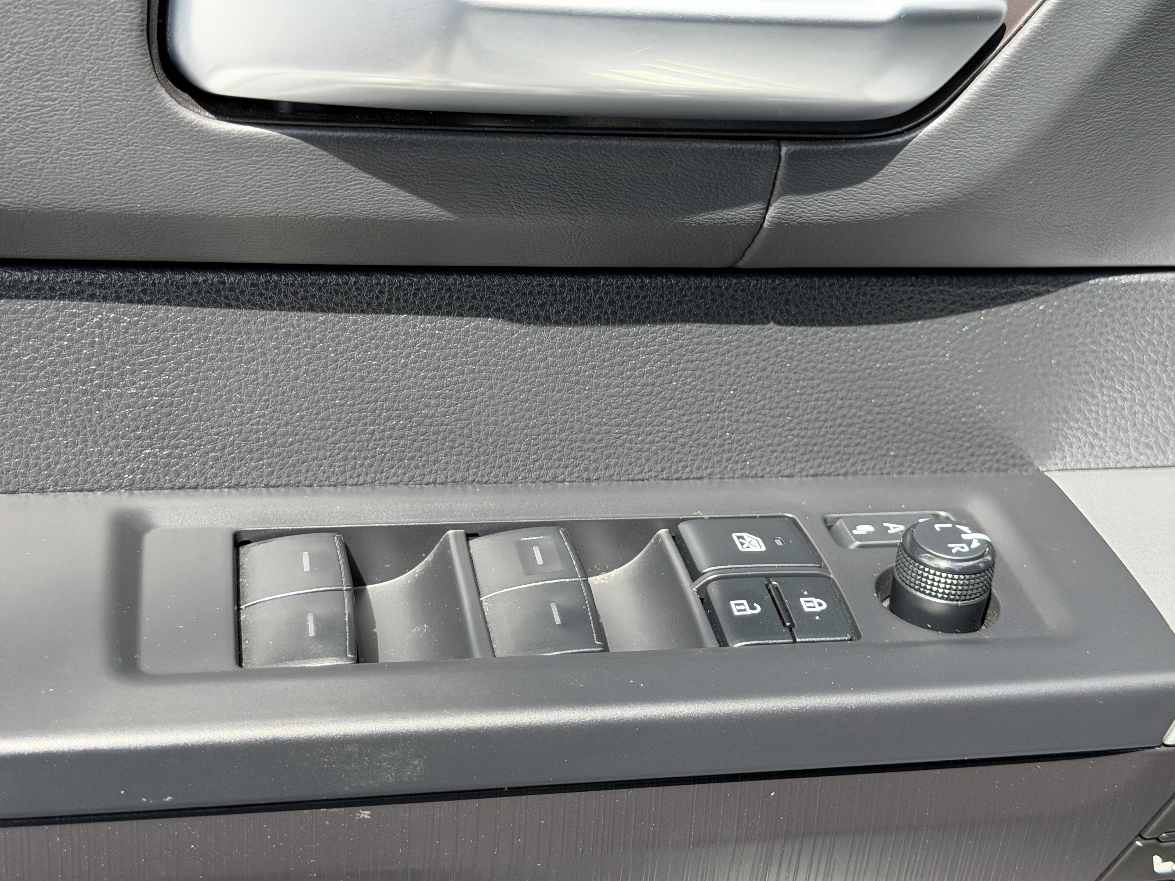 Used 2023 Toyota Tundra Platinum image 18