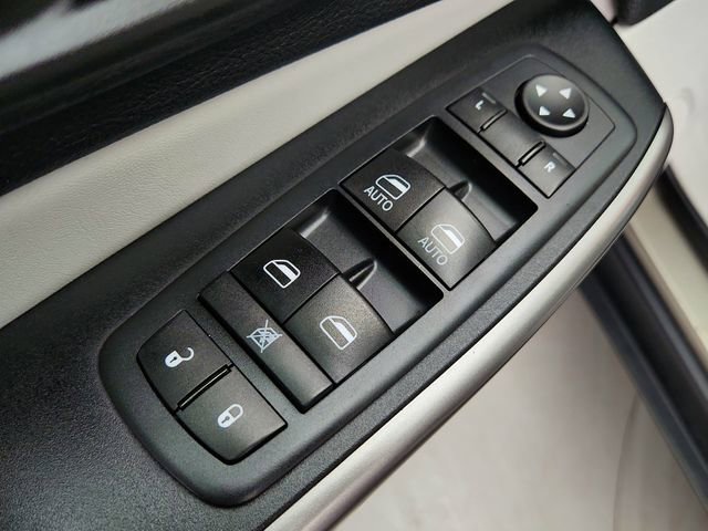 Used 2020 Jeep Cherokee Limited image 23