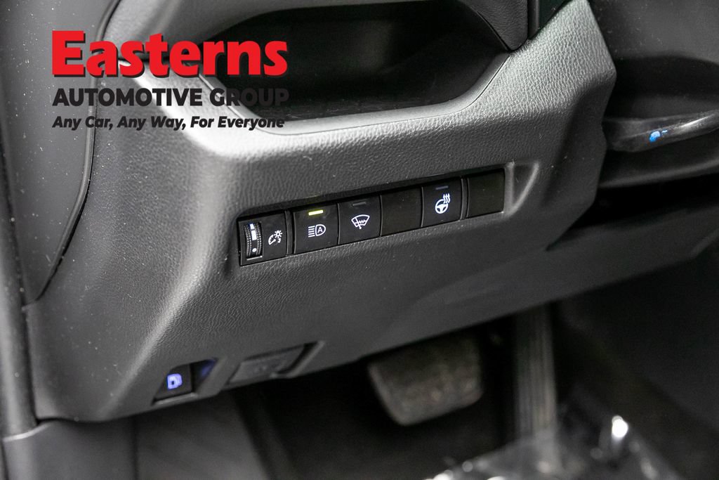 Used 2021 Toyota RAV4 XLE w/ XLE Grade Weather Package AWD/4WD image 21