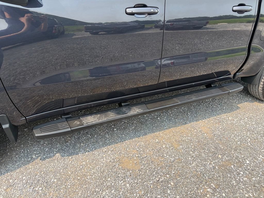 Used 2023 Chevrolet Silverado 1500 RST w/ LPO, Dark Essentials Package AWD/4WD image 15