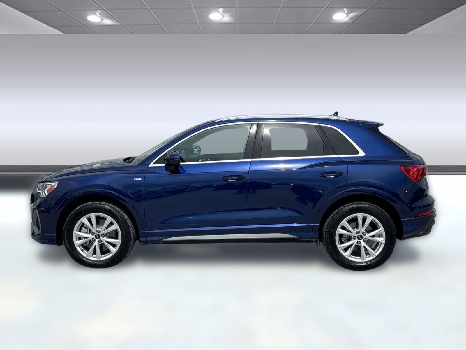 Certified 2025 Audi Q3 2.0T Premium AWD/4WD image 2