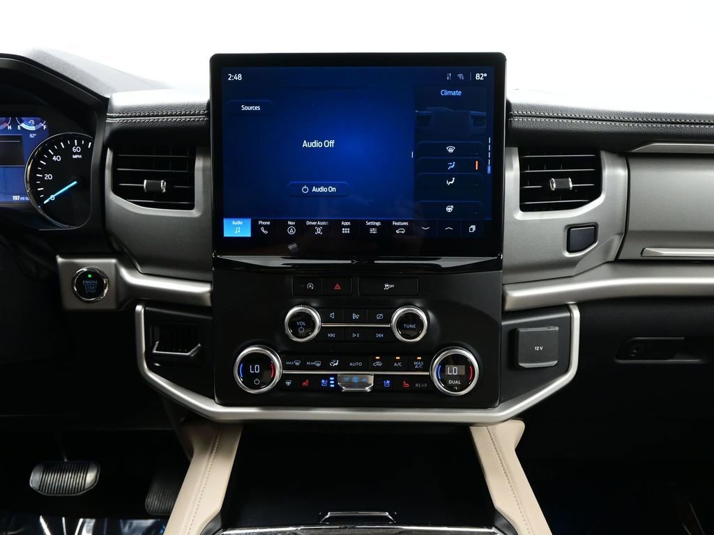 Used 2024 Ford Expedition XLT image 18