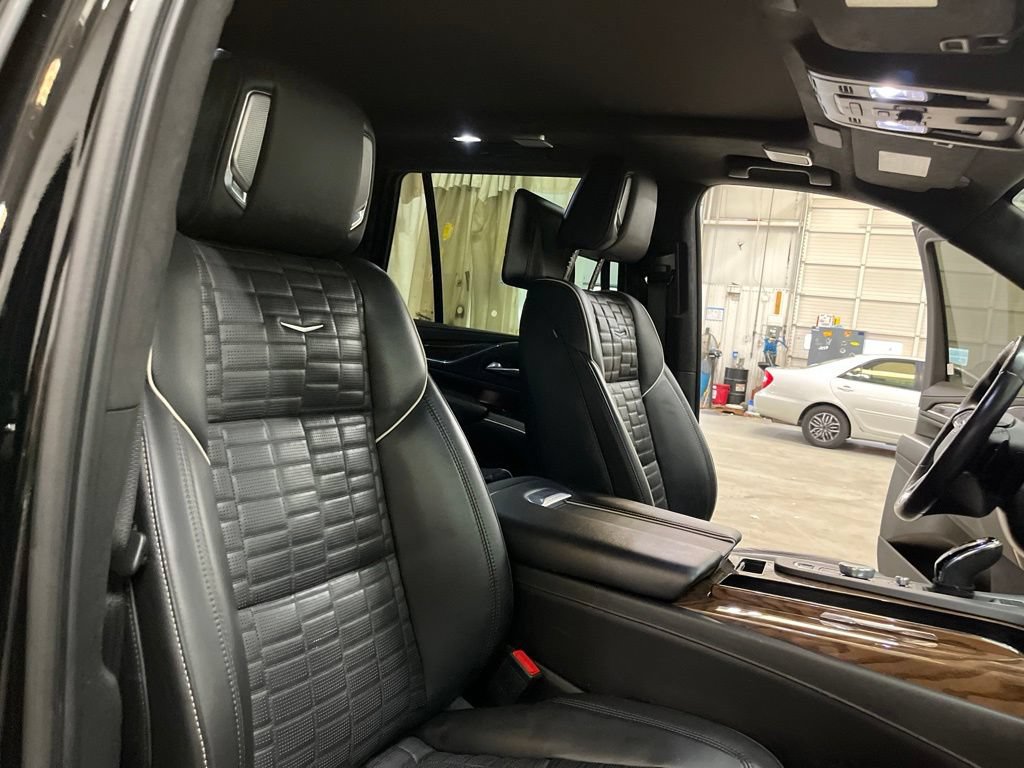 Used 2023 Cadillac Escalade Sport Platinum AWD/4WD image 38