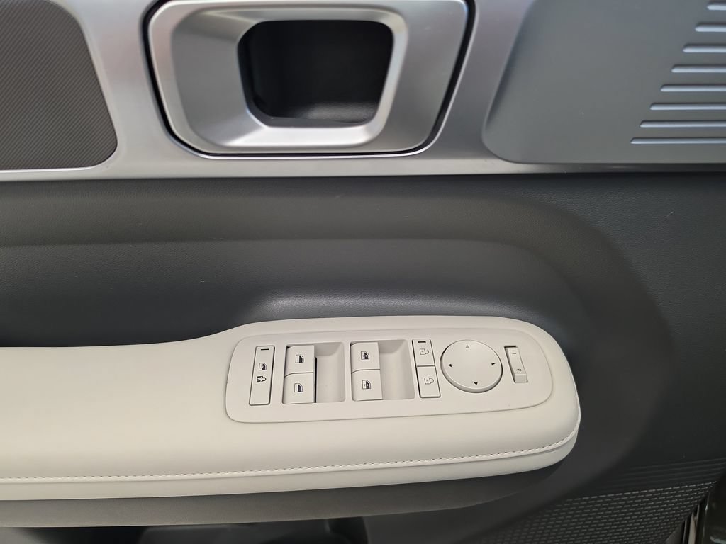 Used 2024 Hyundai Santa Fe SEL FWD image 16