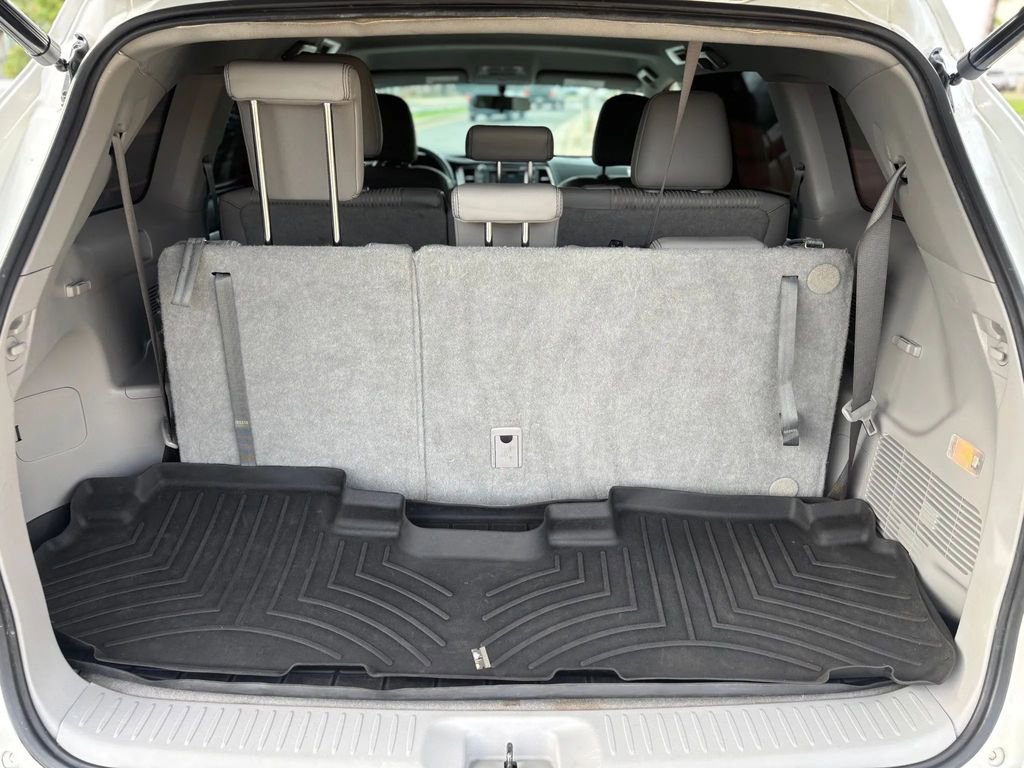 Used 2016 Toyota Highlander LE image 18