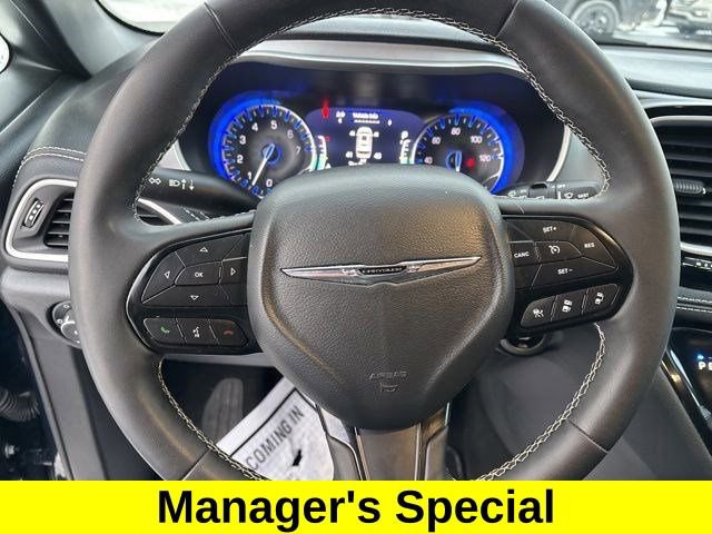 Used 2024 Chrysler Pacifica Touring image 16