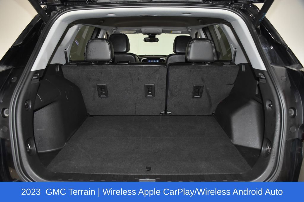 Used 2023 GMC Terrain SLT image 29