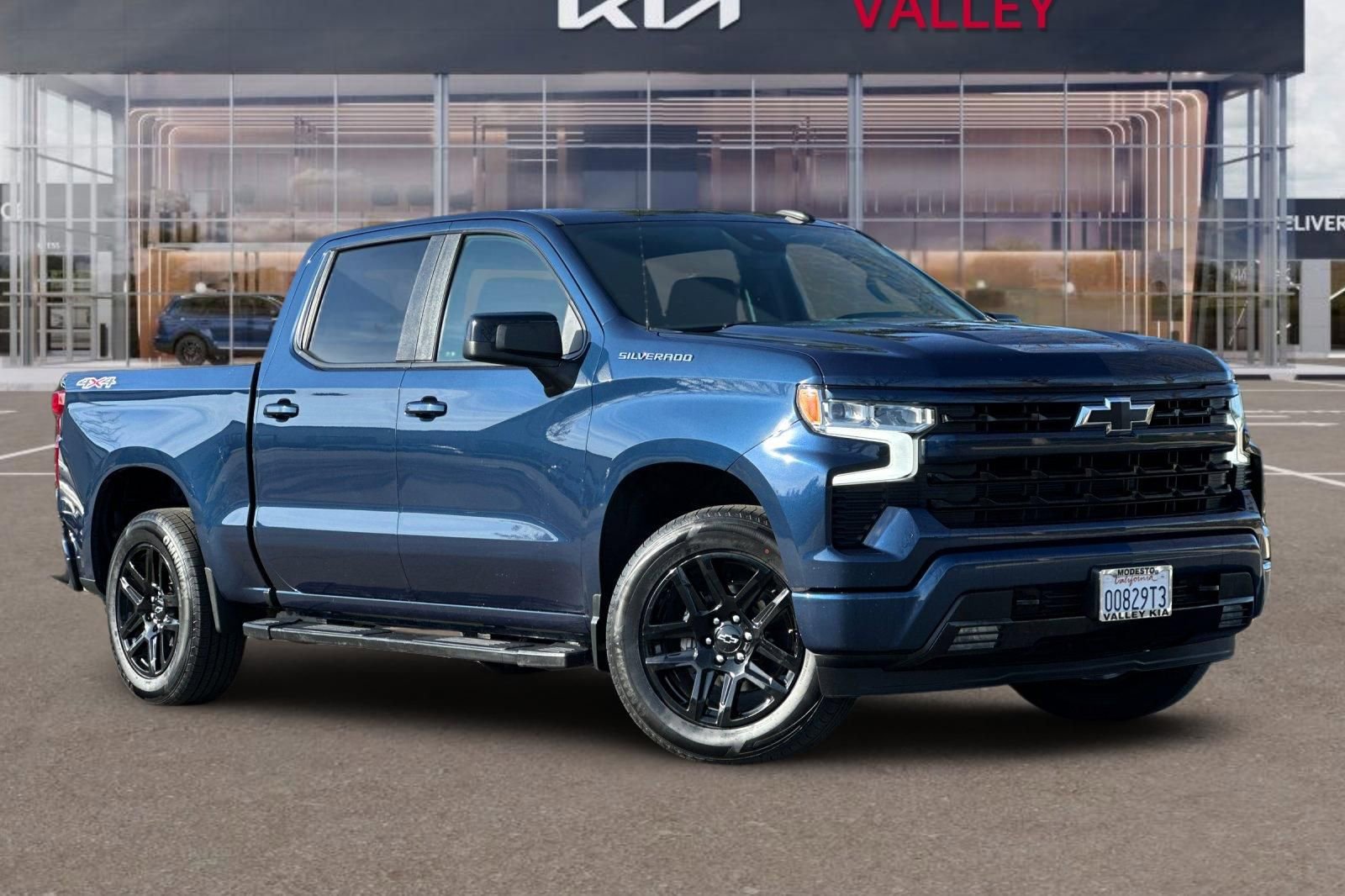 Used 2023 Chevrolet Silverado 1500 RST image 2