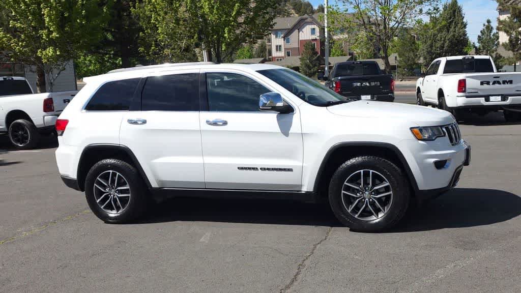 Used 2017 Jeep Grand Cherokee Limited w/ Trailer Tow Group IV AWD/4WD image 2