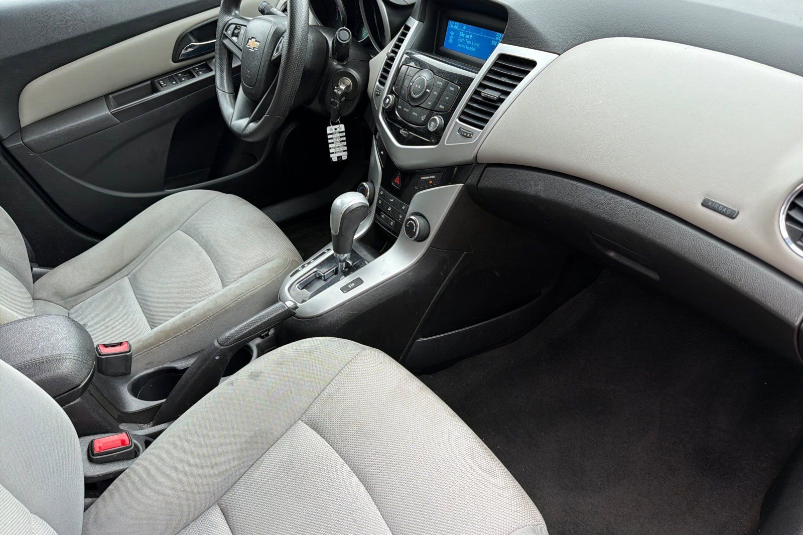 Used 2015 Chevrolet Cruze LT FWD image 14
