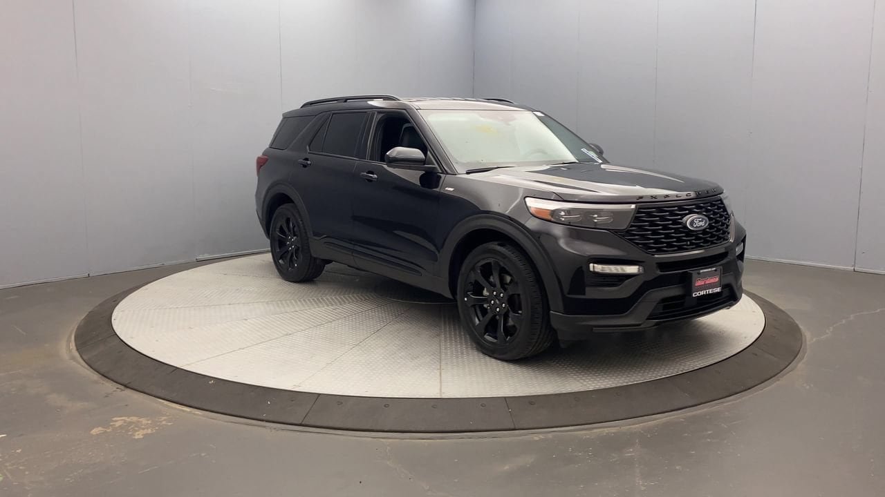 Used 2023 Ford Explorer ST-Line AWD/4WD image 7
