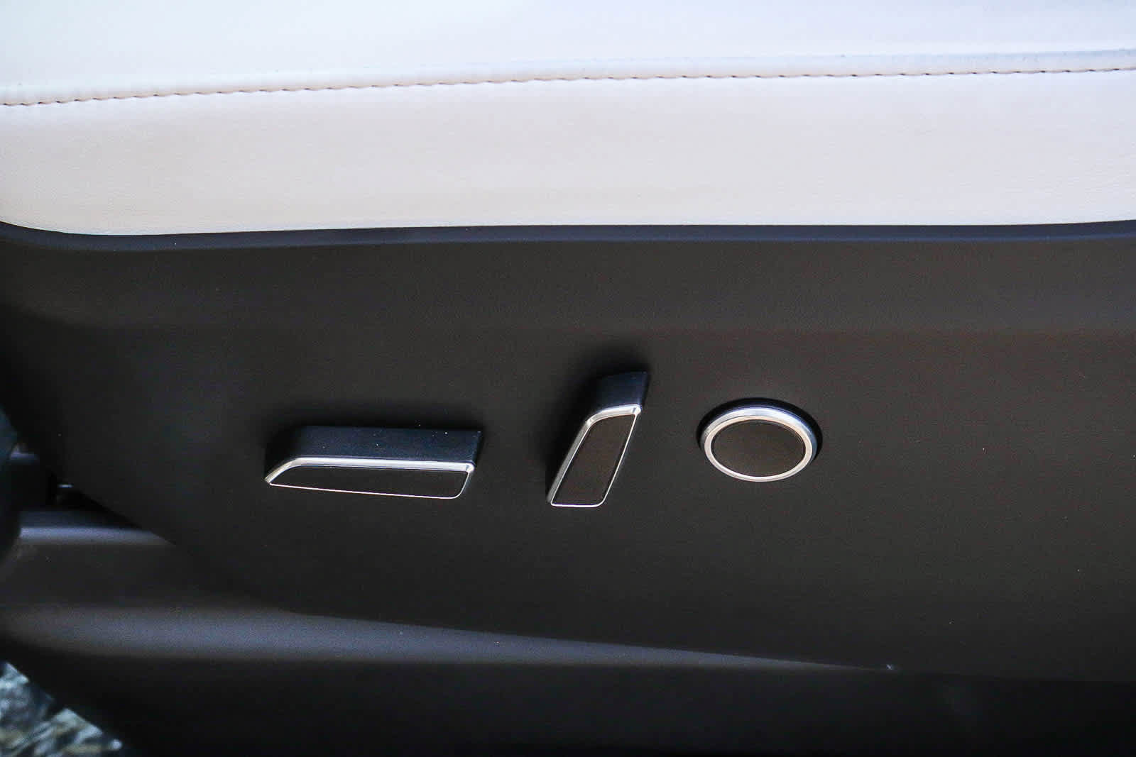 Used 2022 Tesla Model X AWD/4WD image 26